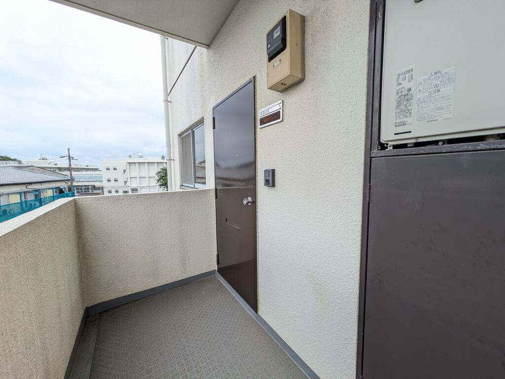 東急田園都市線 藤が丘駅 徒歩22分 4階建 築40年の外観写真