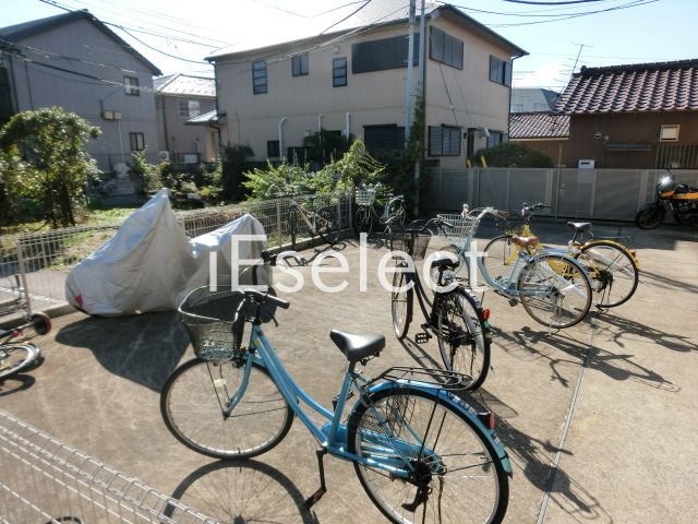 駐車場　広々とした駐輪スペースです。