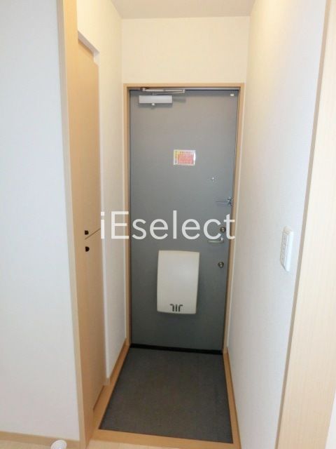 玄関　シューズＢＯＸ付です。