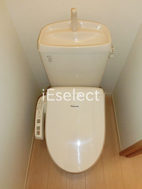 トイレ　トイレはシンプルですね。