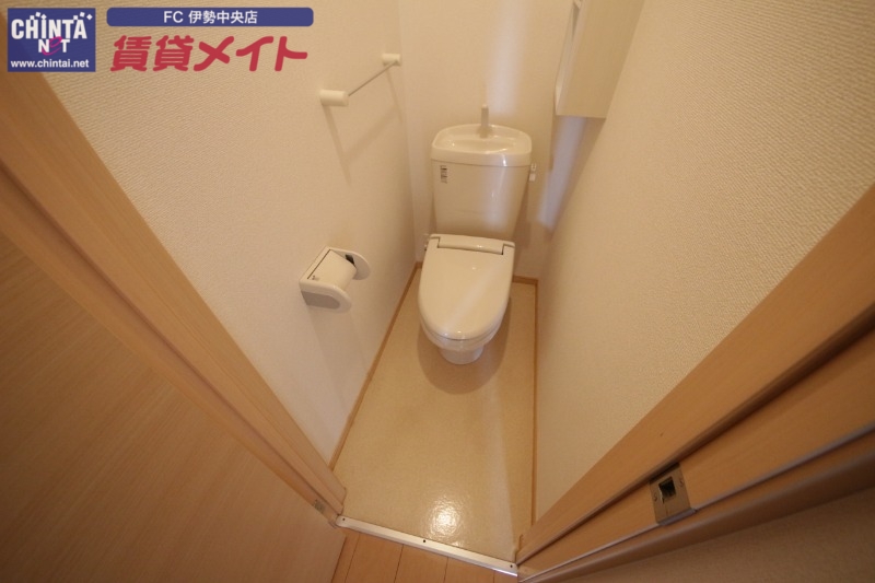 トイレ　同型反転参考写真です