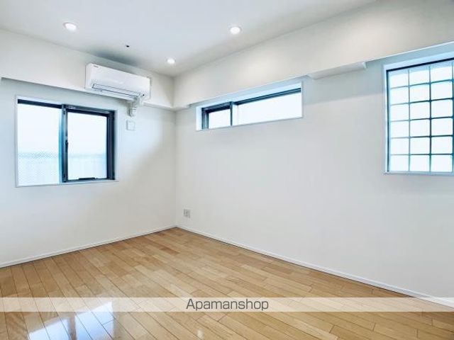 アパートメンツ三田の居間写真