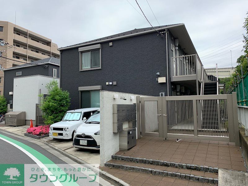 建物外観　駐車場