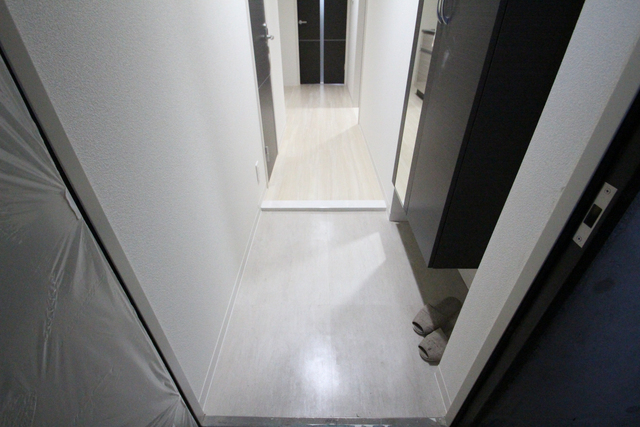 玄関　※同号室別階の参考写真です。