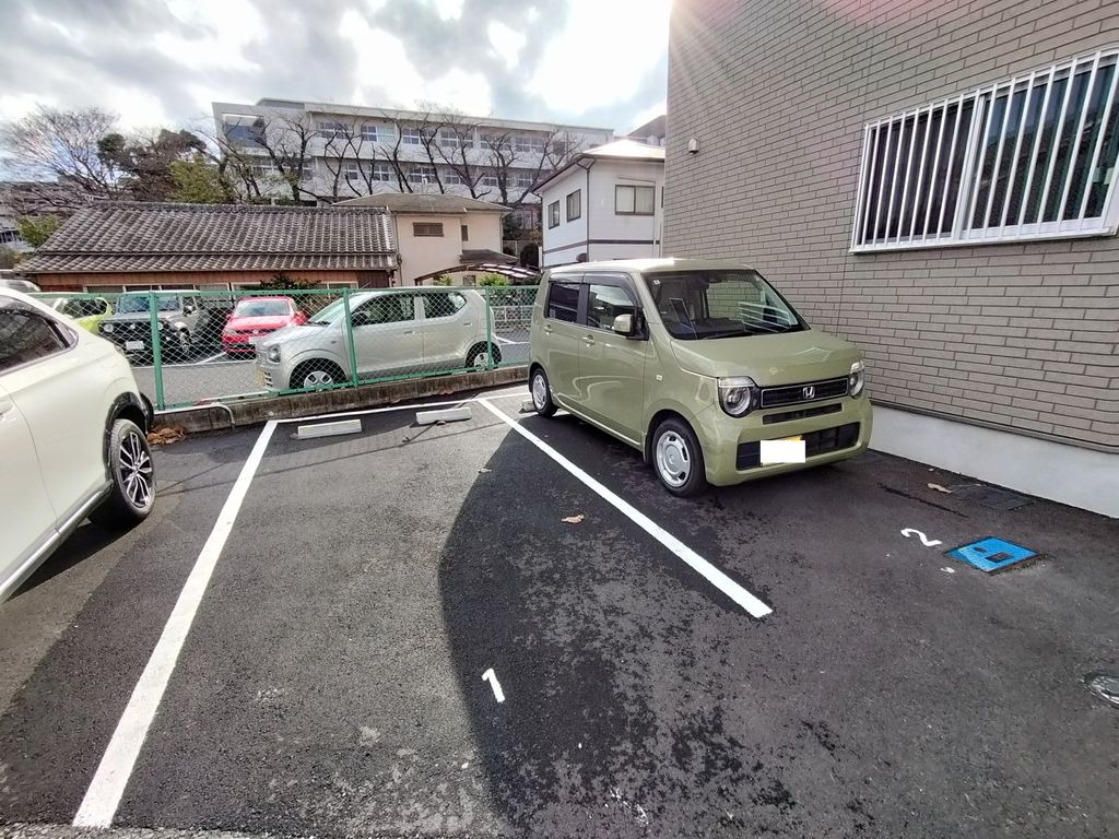 駐車場　駐車場