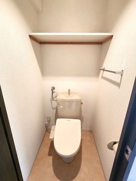トイレ　嬉しいウォシュレット付きのトイレ！便座温かいですよ♪