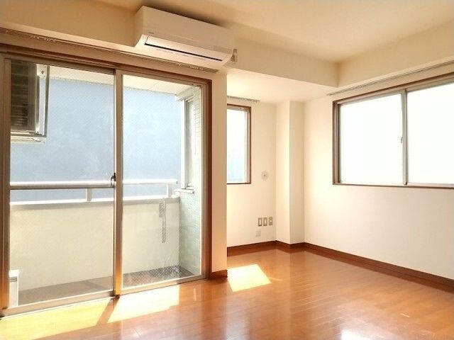 東急目黒線 武蔵小山駅 徒歩7分 3階建 築20年の居間写真