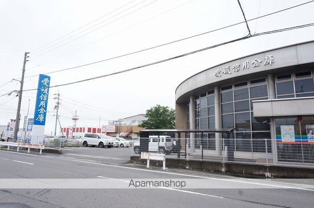銀行　愛媛信用金庫（銀行）まで1882m