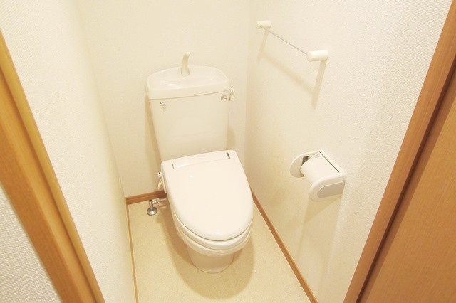 トイレ　別号室の参考写真です。