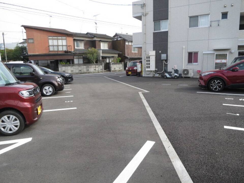 駐車場　駐車場