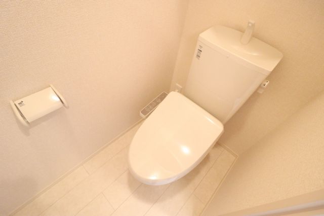 ＪＲ外房線 鎌取駅 徒歩8分 2階建 築8年のトイレ写真
