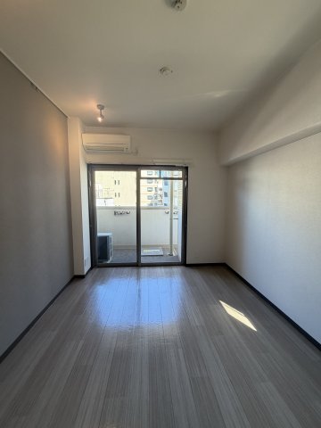 ウエンズ東心斎橋の居間写真