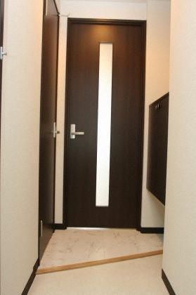 玄関　明るい玄関がお出迎えです☆