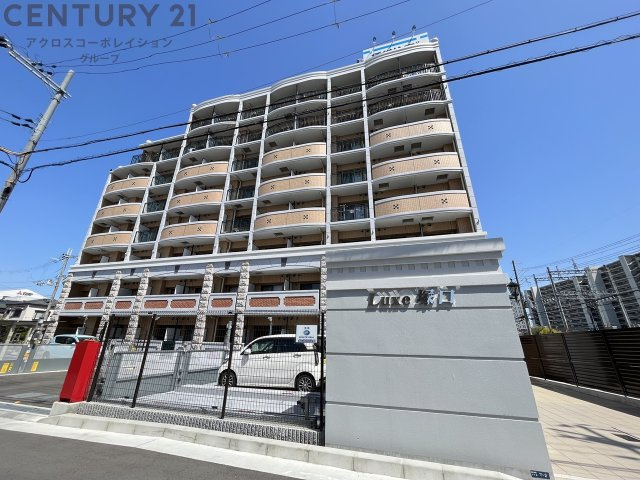 建物外観　オートロックで外部の人間が簡単に出入りできないため安心です。