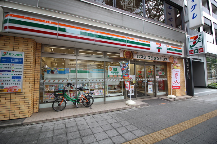 コンビニ　セブンイレブン仙台上杉勾当台通店（コンビニ）まで600m
