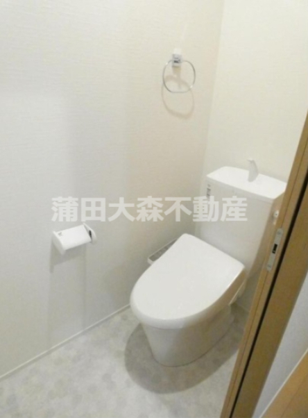トイレ　温水洗浄便座付きのトイレ