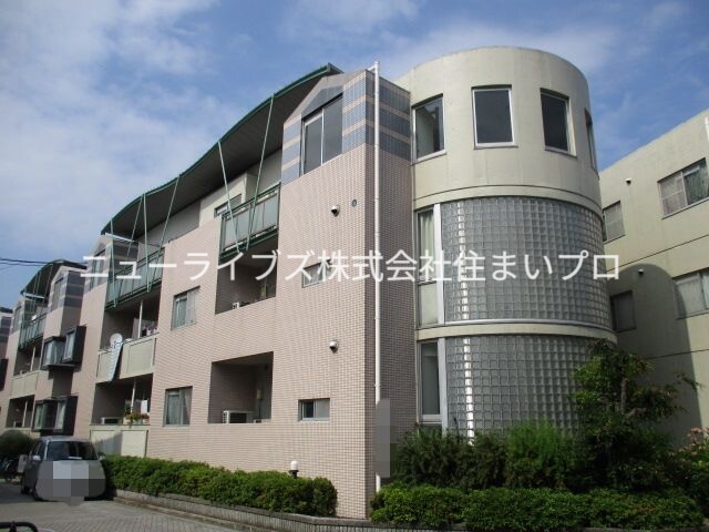 カルチェダムールC棟の外観写真