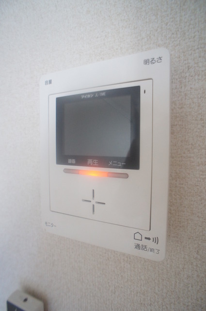 セキュリティ　映像で来訪者確認ができる、ＴＶモニタ付インターホン完備◎
