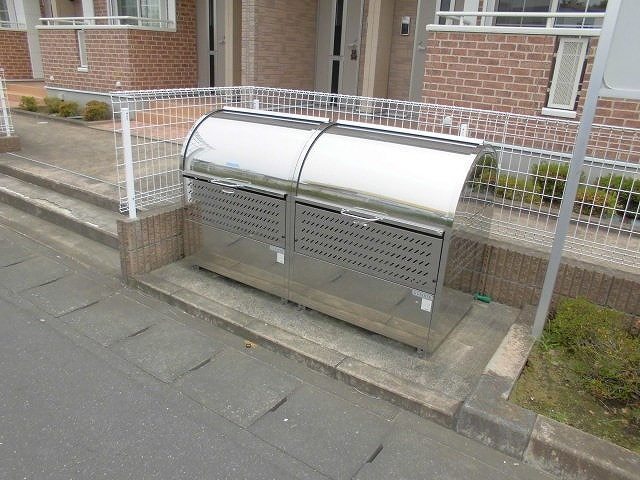 その他共有部分　敷地内にゴミ置き場あります☆