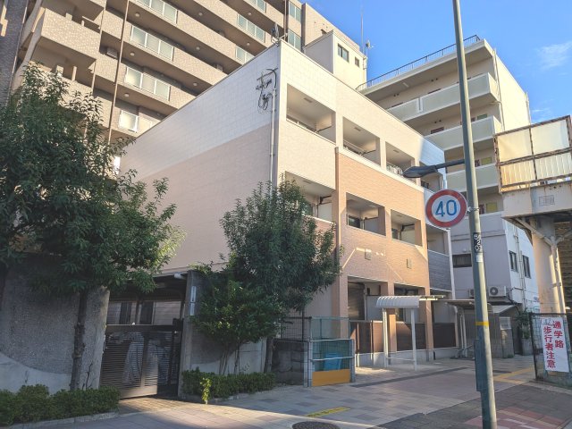 阪神本線 西宮駅 徒歩6分 築17年