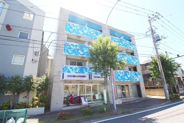 東急田園都市線 たまプラーザ駅 バス乗車時間：5分 最寄りバス停で下車 徒歩1分 築39年