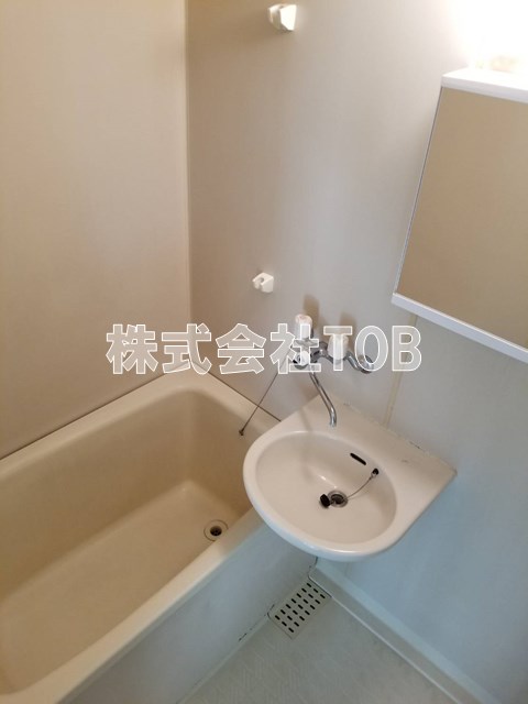 バス・シャワールーム　ゆったり過ごせるお風呂です