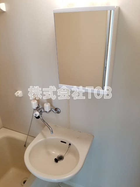 洗面設備　お風呂に洗面台があります