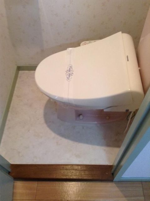 トイレ　【トイレ】写真は他号室使用