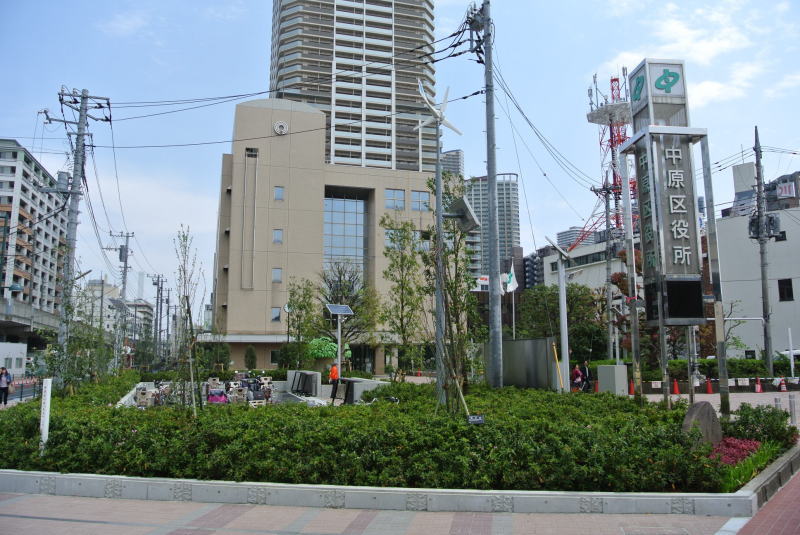 役所　川崎市中原区役所（役所）まで665m