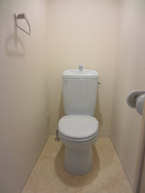 トイレ　※他の部屋の写真です。
