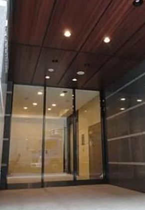 エントランス　建物の内部です