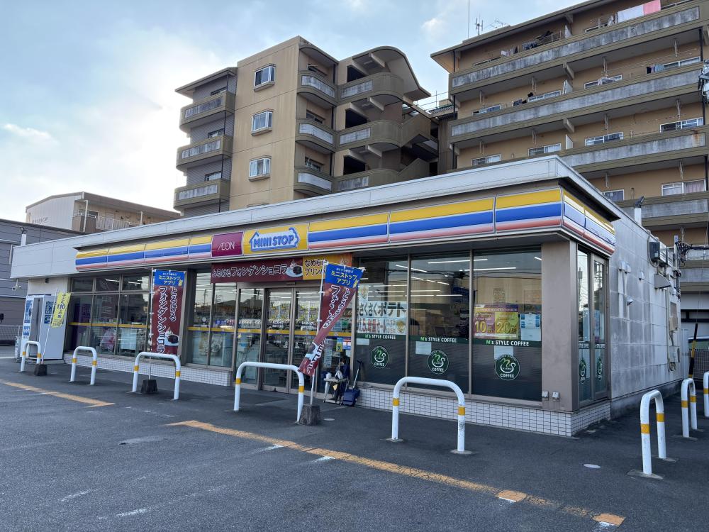 コンビニ　ミニストップ 岡崎矢作南店（コンビニ）まで810m