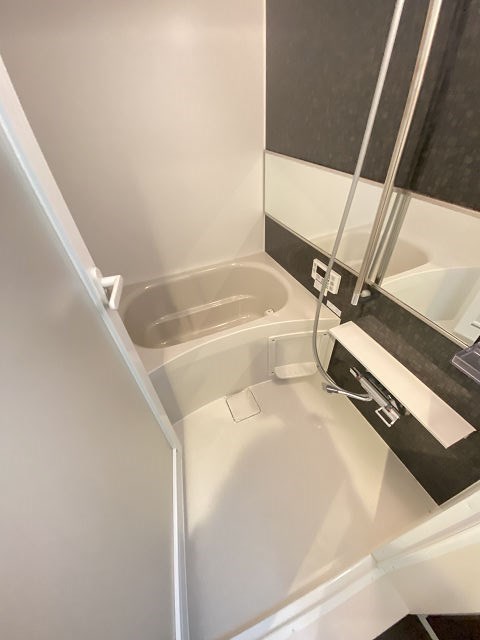 バス・シャワールーム　ゆったり過ごせるお風呂です