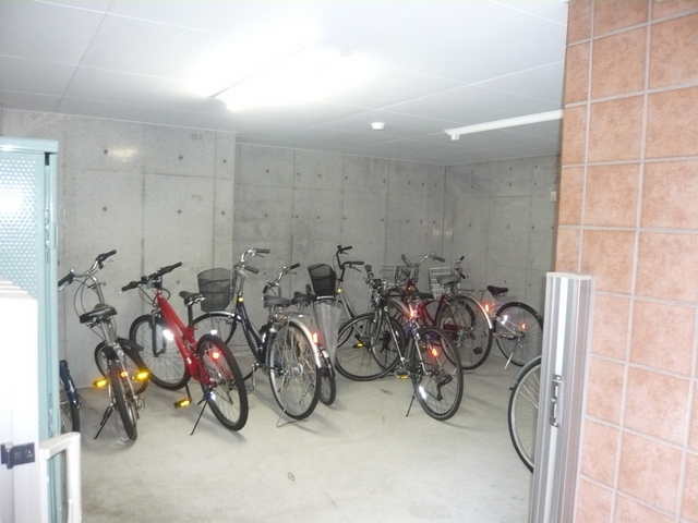 その他共有部分　屋根付きの駐輪場