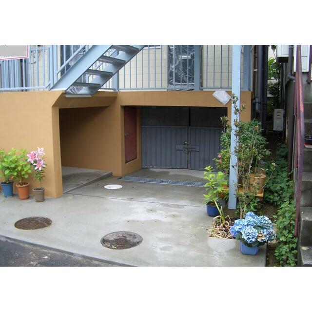 建物外観　駐輪場