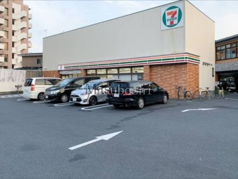 コンビニ　セブンイレブン板橋東新町川越街道店（コンビニ）まで217m