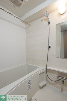 バス・シャワールーム　※写真は同タイプ住戸です。