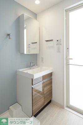 洗面設備　※写真は同タイプ住戸です。