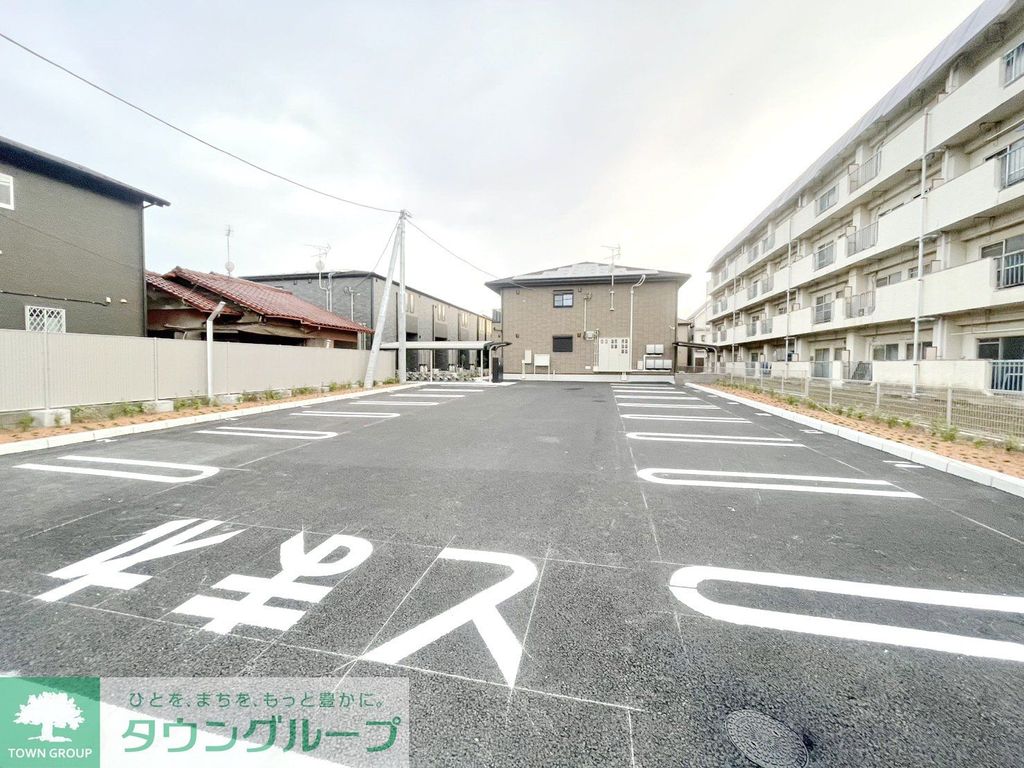 駐車場　駐車場