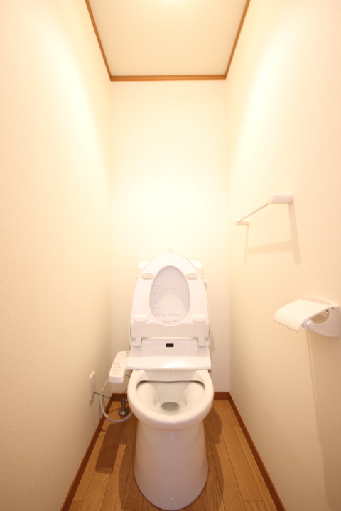 トイレ　温水洗浄便座付きトイレです！