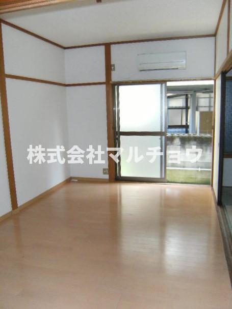 居室・リビング　スタンダードな洋室です