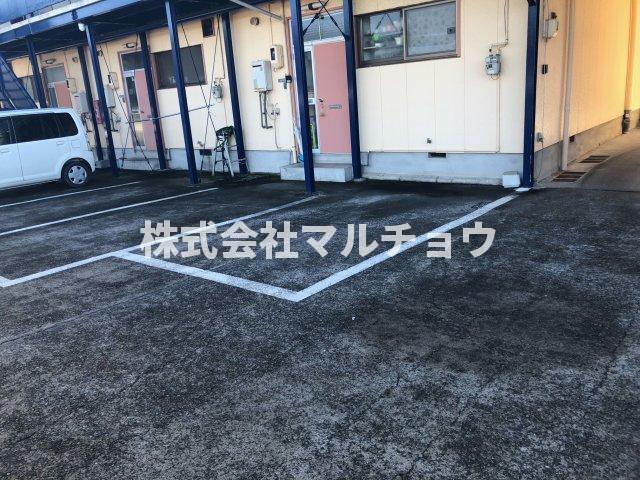 駐車場　駐車場は軽自動車のみです。