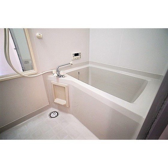 バス・シャワールーム　追い炊き給湯※画像は同型別室のものです