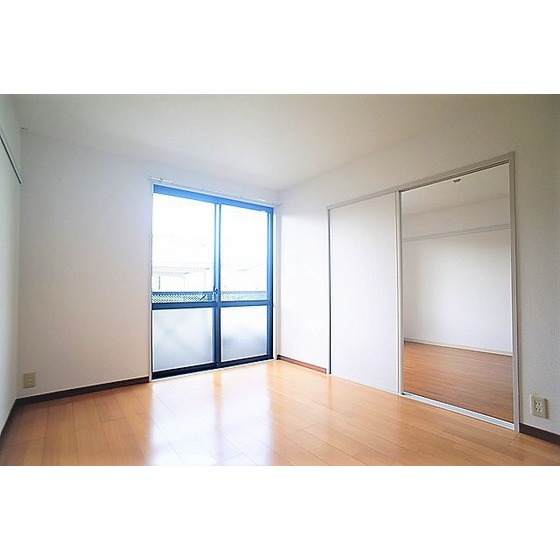 居室・リビング　※画像は同型別室のものです