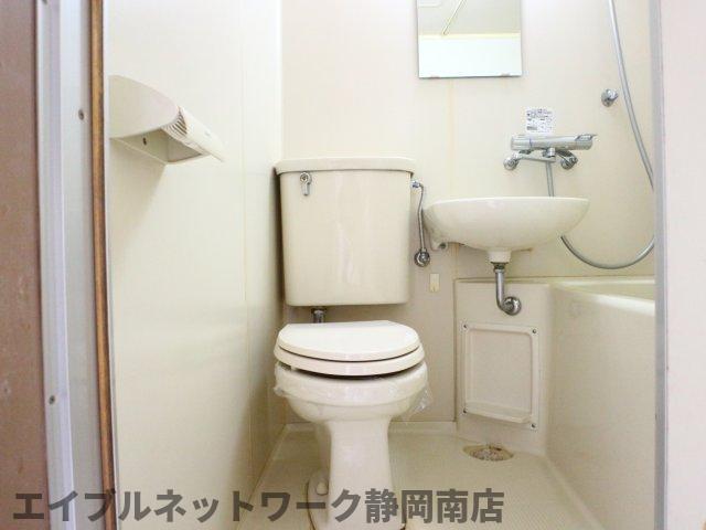 トイレ　落ち着いたトイレです