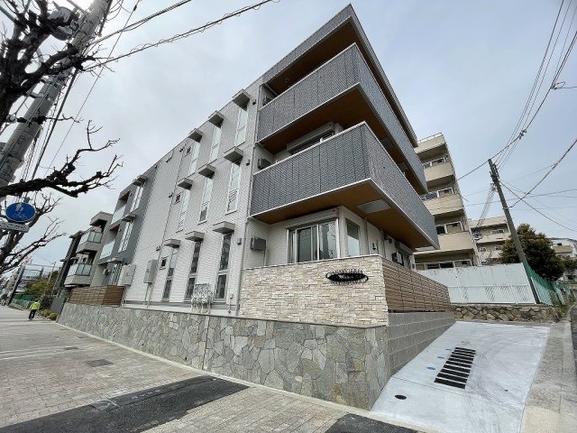 神戸市東灘区森北町のアパートの建物外観