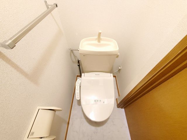 【メゾン・ポワールのトイレ】