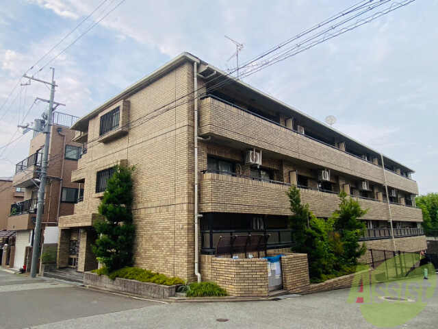 【桜塚ミナミこよしマンションの建物外観】