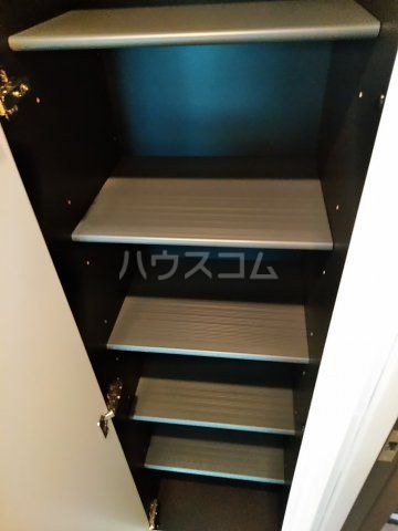 【名古屋市北区柳原のマンションの玄関】