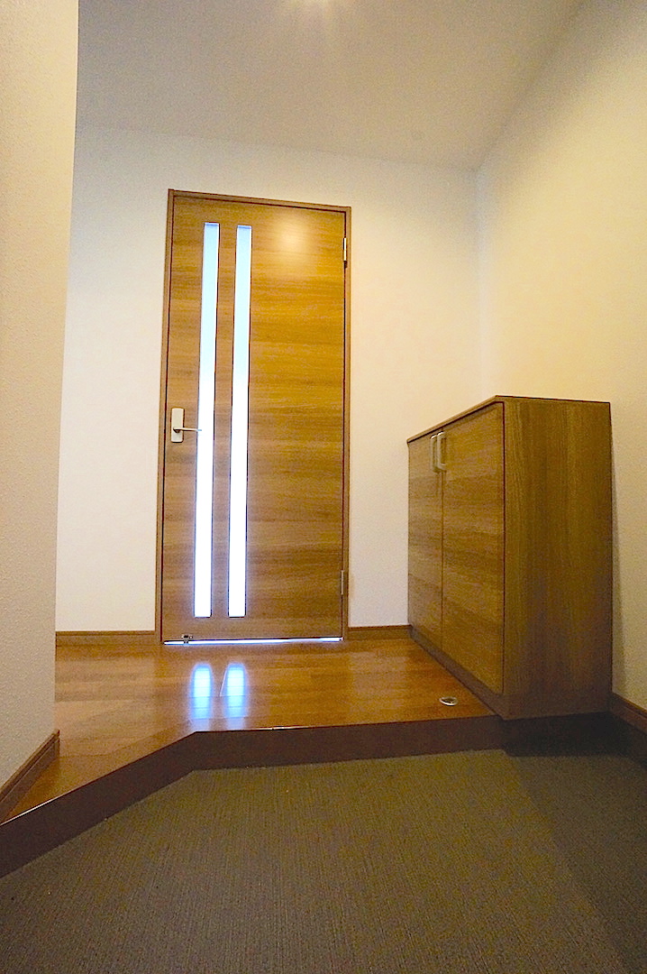 玄関　シューズボックス付